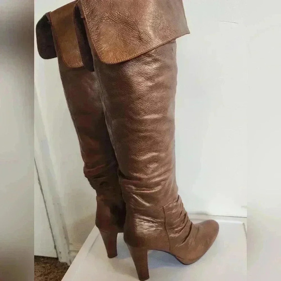 SOLD-Vintage over the knee metallic gold/brown leather boots 8.5 - Picture 4 of 10